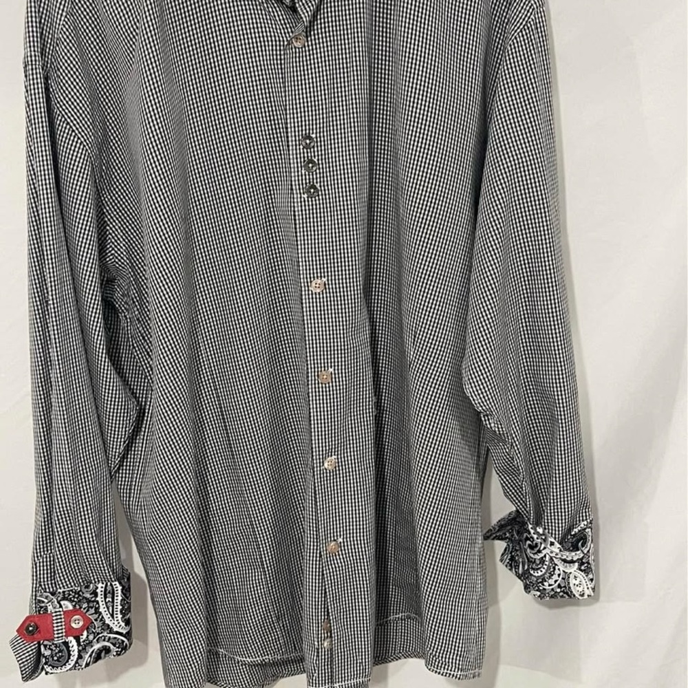 Black and White Casual Button Down Shirt with Stylish Cuffs